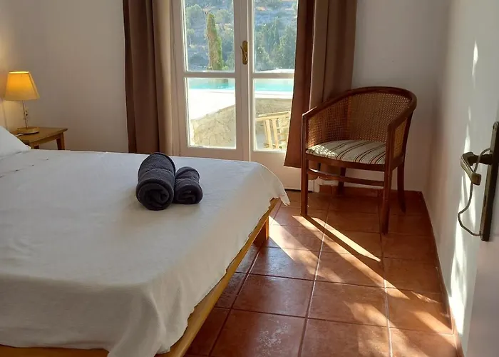 Red Rocks Parikia (Paros)