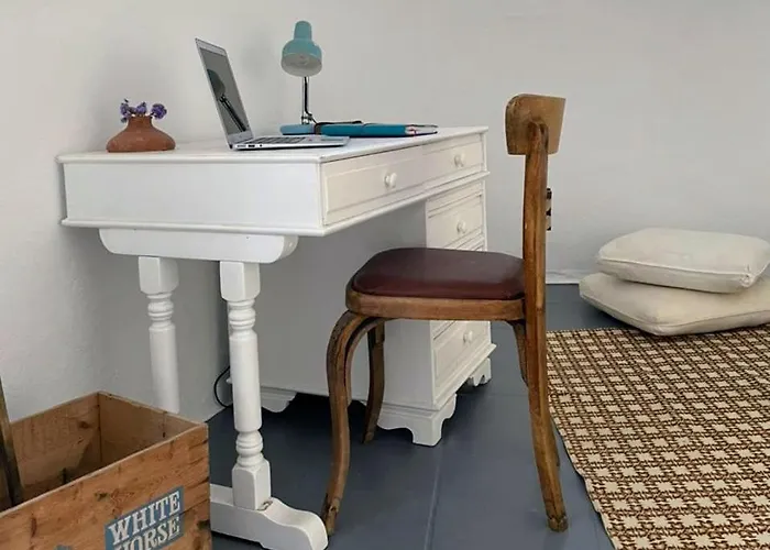 Red Rocks Parikia (Paros)