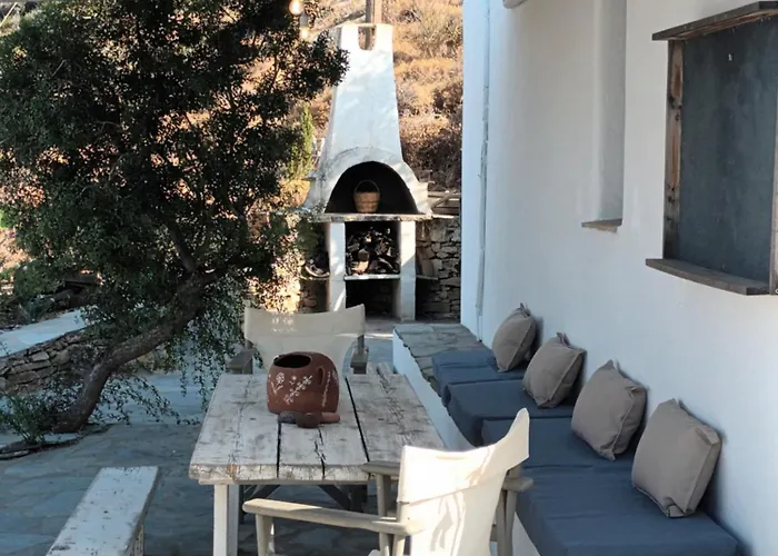 Red Rocks Parikia (Paros)