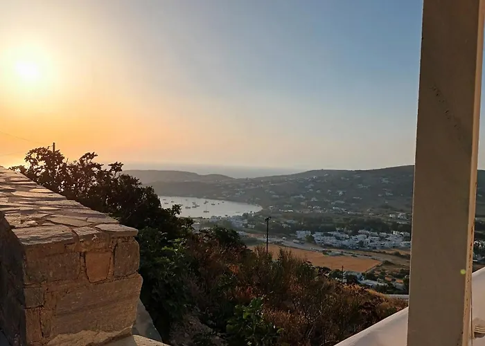 Red Rocks Parikia (Paros)