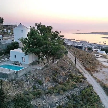 Red Rocks Parikia (Paros)